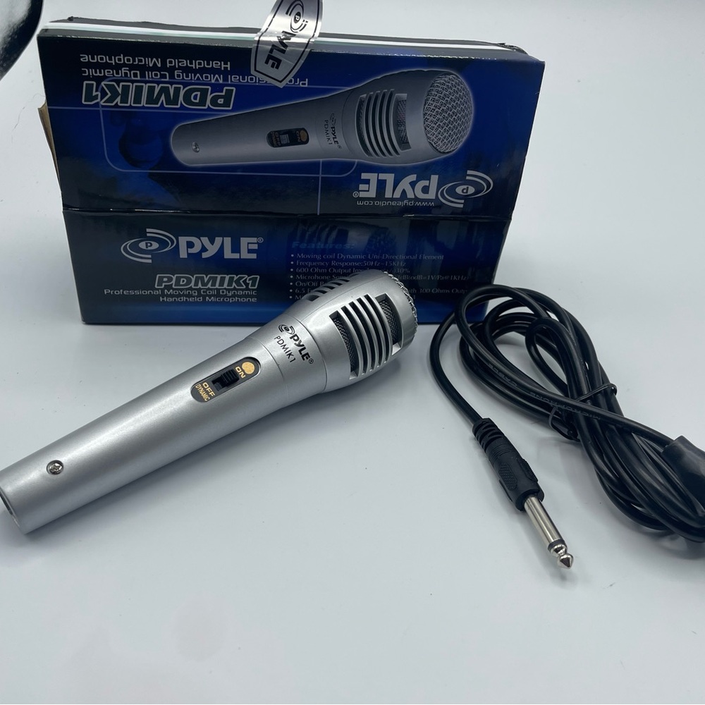 Pyle PDMIK1 Professional Moving Coil Dynamic Handheld Microphone